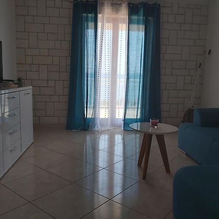 Beautiful Apartment 80 M From The Sea Marusici  Стая снимка